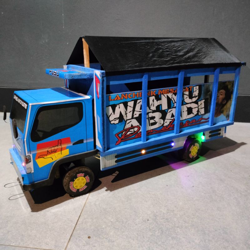 miniatur truk oleng Jumbo P60 Wahyu abadi bahan ful kayu