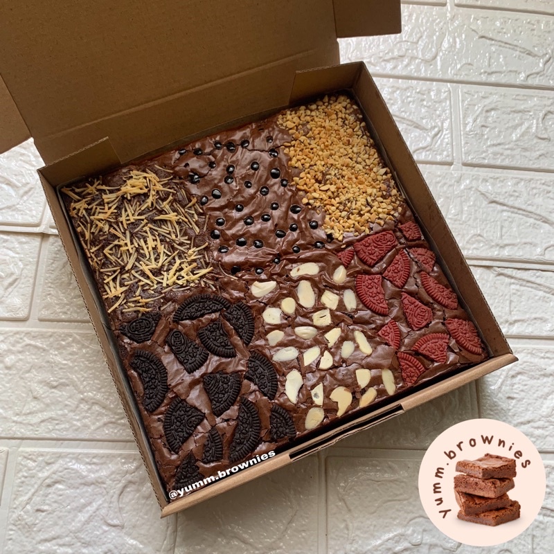 

HAMPERS Brownies tanpa potong (Large 22x22cm)