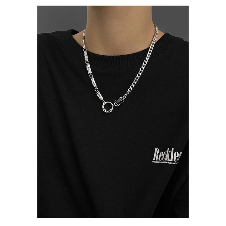 Kalung Rantai Klavikula Bahan Titanium Steel Hias Permata Hitam Gaya Hip Hop Untuk Pria