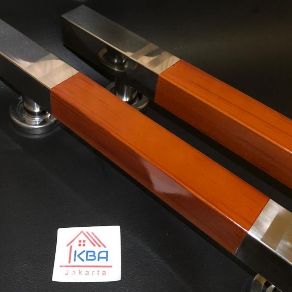 Handle Pintu Minimalis Kombinasi Kayu