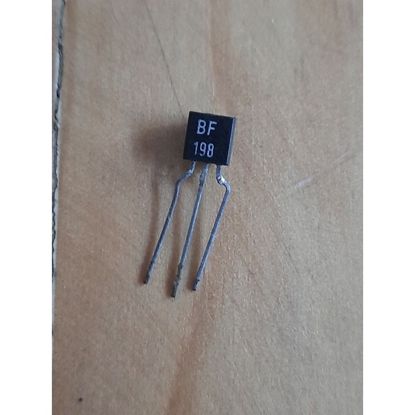 Transistor BF 240 200 495 324 970 198 255 199 422 BC 161 548 550 BD 536 139 140 377