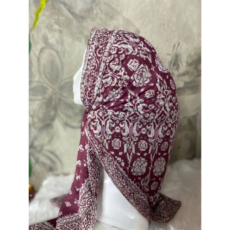 Hijab segiempat motif songket Palembang