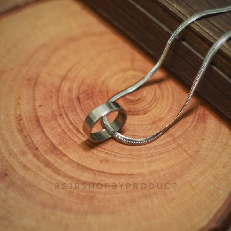 kalung titanium liontin cincin