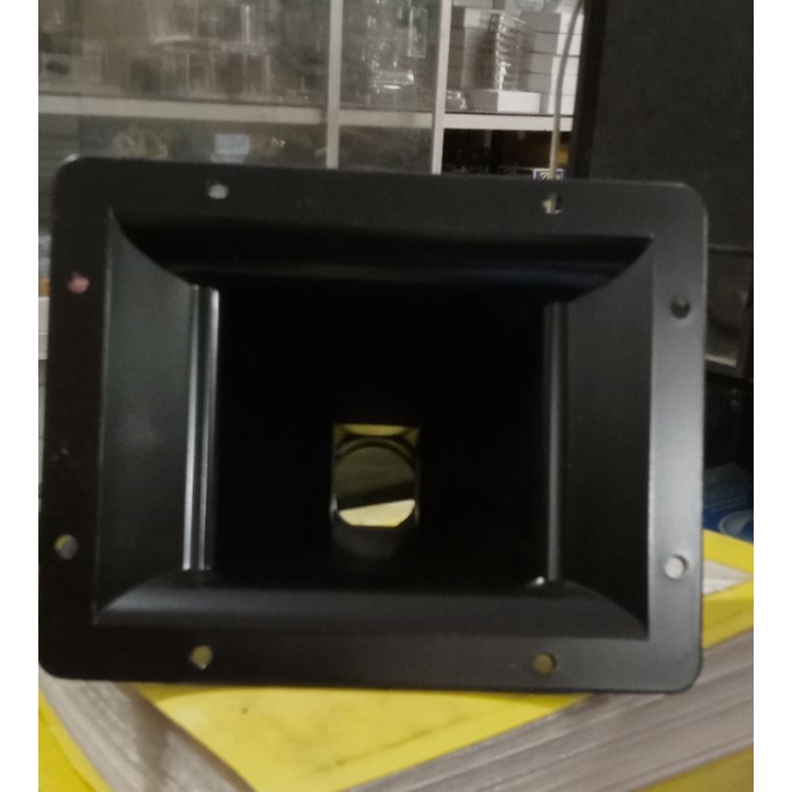 HORN TWETER 15X20