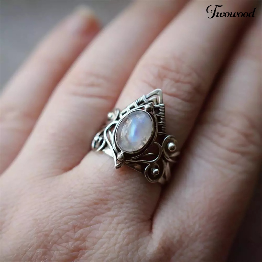 Cincin Model Hollow Aksen Batu Bulan Warna Silver Gaya Punk Untuk Wanita