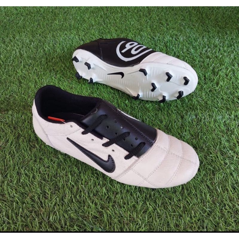 SEPATU BOLA KULIT NIKE T90