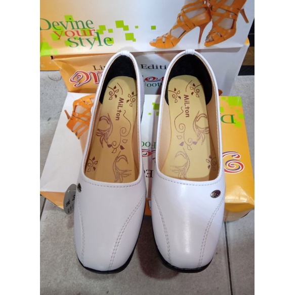 Sepatu pantofel putih wanita pantovel kerja perawat dinas pantopel putih cewek
