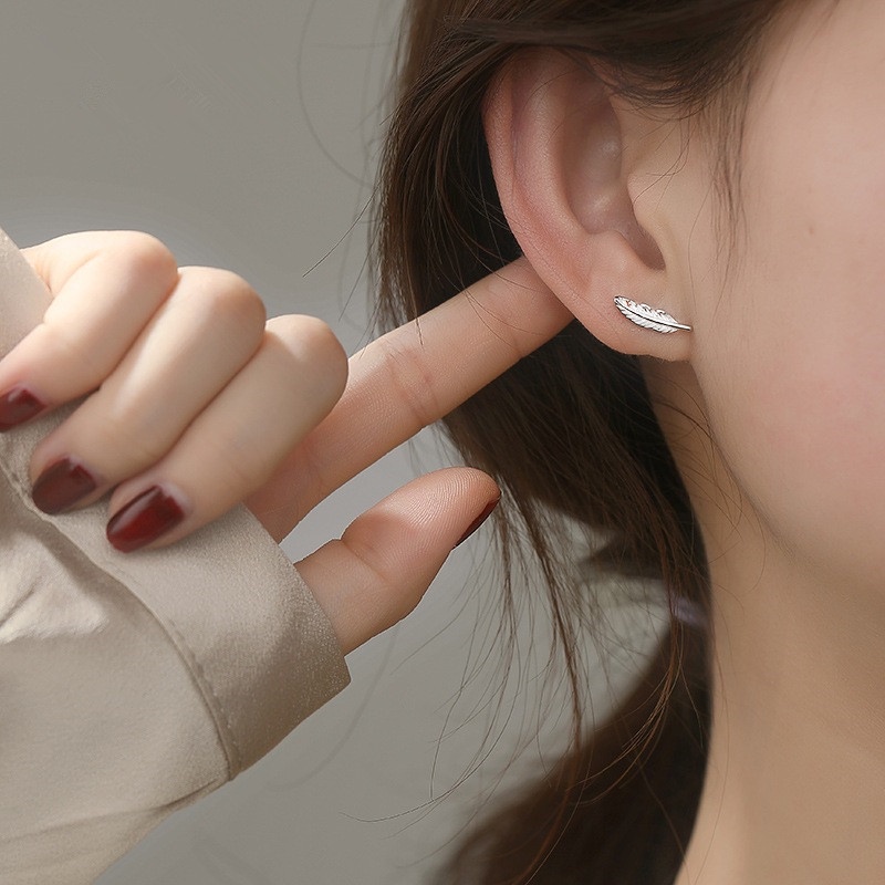 Anting Stud Desain Daun Kecil Bahan s925 Silver Gaya Korea Isi 789 Untuk Wanita