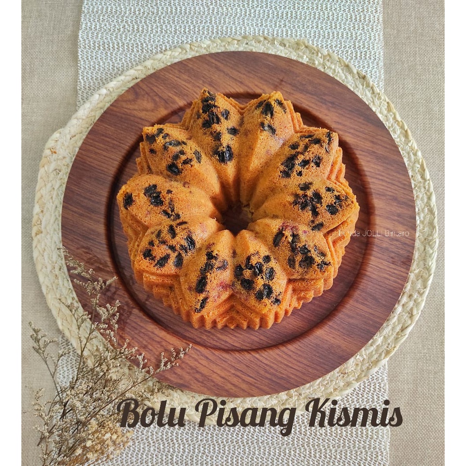 

Raisin Banana Cake Large (Bolu Pisang Kismis)