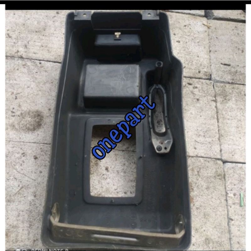 console box Mitsubishi kuda bensin original