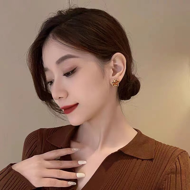 Set Anting Tusuk Gantungkalung Rantai Liontin Daun Maple Merah Gaya Retro Untuk Wanita 2022