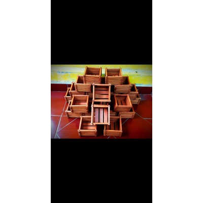 Pot Anggrek, Kotak Kayu