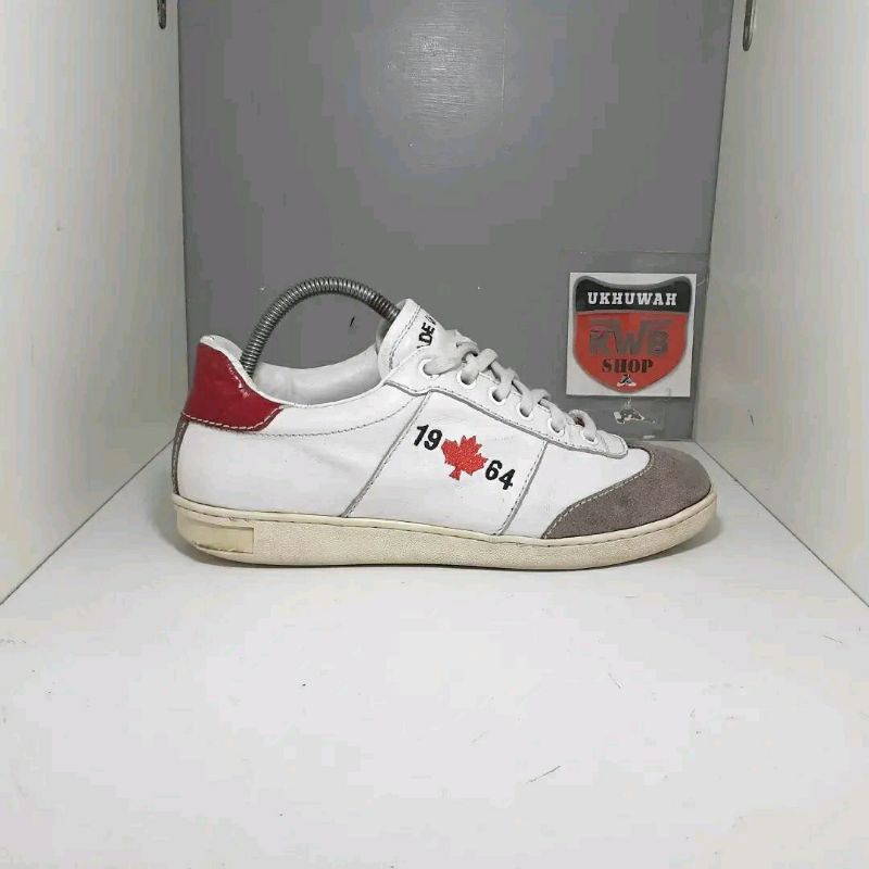SEPATU DSQUARED2