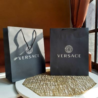 

Paperbag Branded Pembungkus Kado Hadiah Bermerk VERSACE