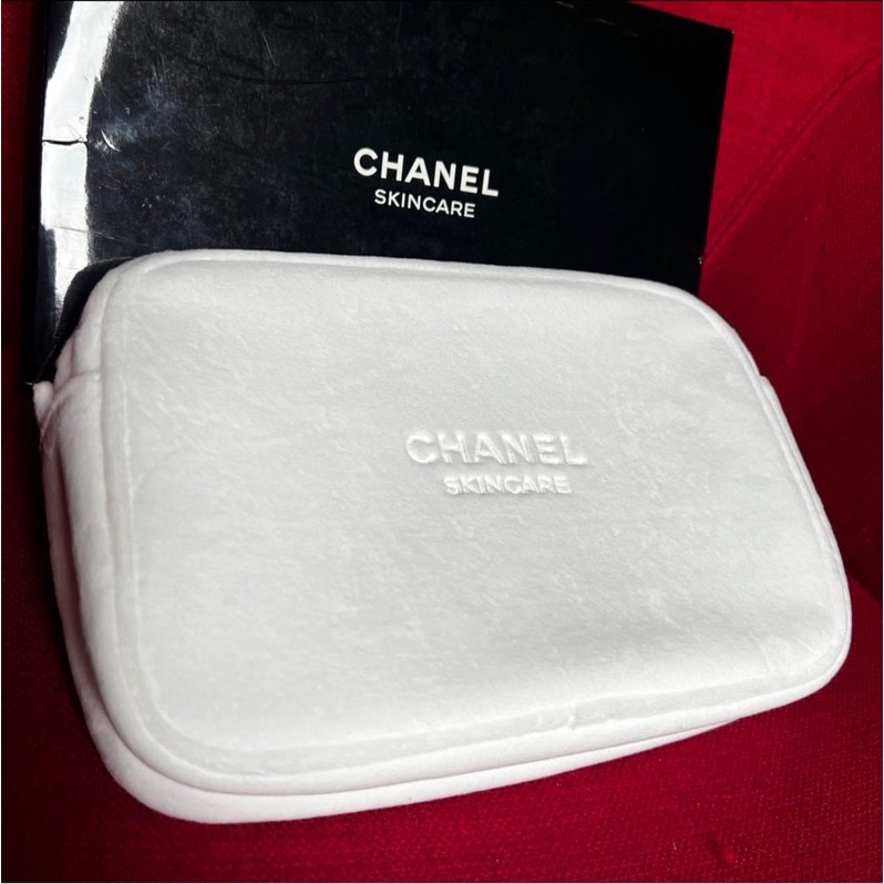 chanel pouch Auth