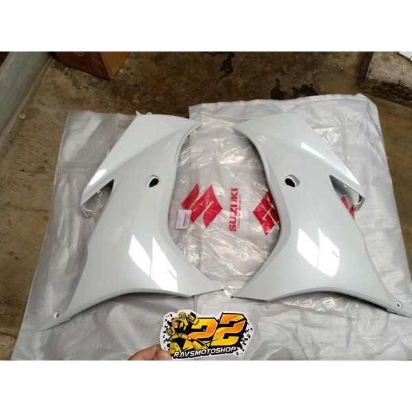 SAYAP FAIRING GSX R150 PUTIH ORIGINAL