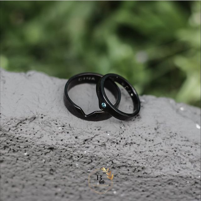 Cincin Rustic Couple Palladium With Blue Topaz Stone Finishing Full Black Rustic Ring