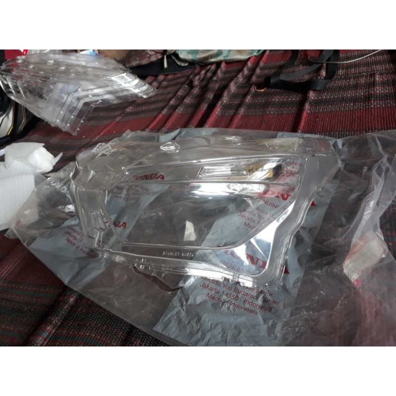 Kaca lampu depan Vario 125 new 2022 original