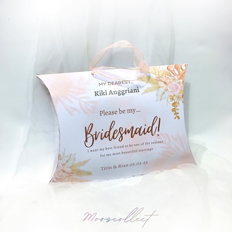 

PAPPER BAG DAN BOX BRIDESMAID GIFT CUSTOM , KADO PENGANTAR PENGANTIN