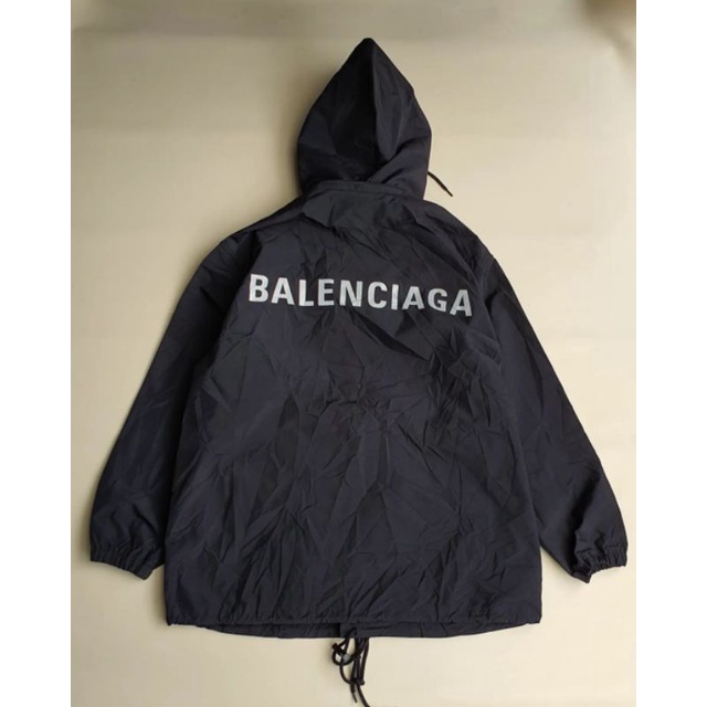 jaket rain balenciaga