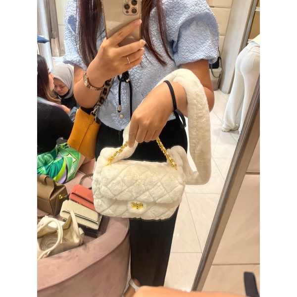 Sling bag fluffy