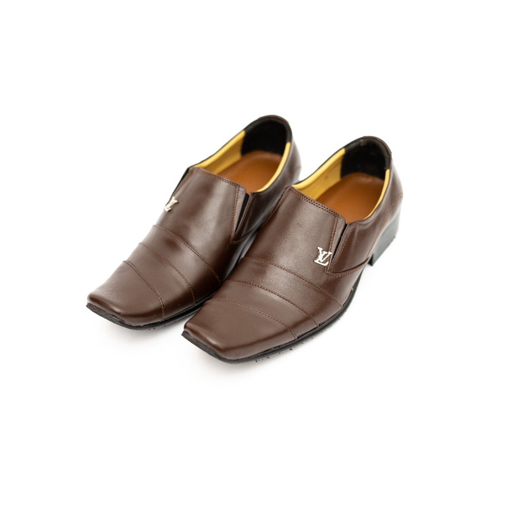 Sepatu Louis Vuitton Sepatu Louis Vuitton / Seoatu Formal / Sepatu pantofel pria / Pantofel kasual