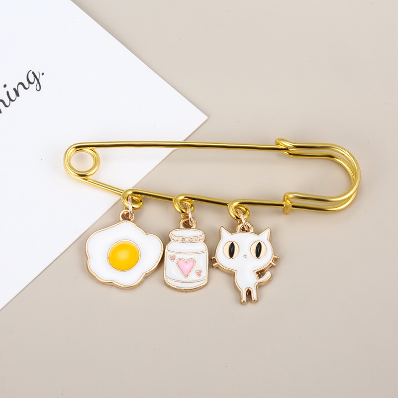 Bros Pin Bentuk Kartun Planet / Nanas / Kue Bahan Metal