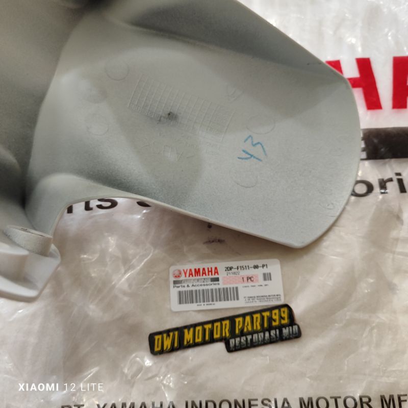 SLEBOR SPAKBOR DEPAN NMAX N-MAX N MAX PUTIH 2DP-F1511-00-P1 ORIGINAL