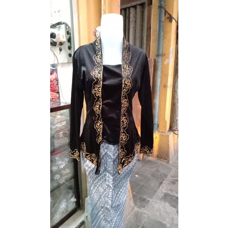 kebaya bludru domas/kebaya kutubaru/Kebaya Kutubaru bludru