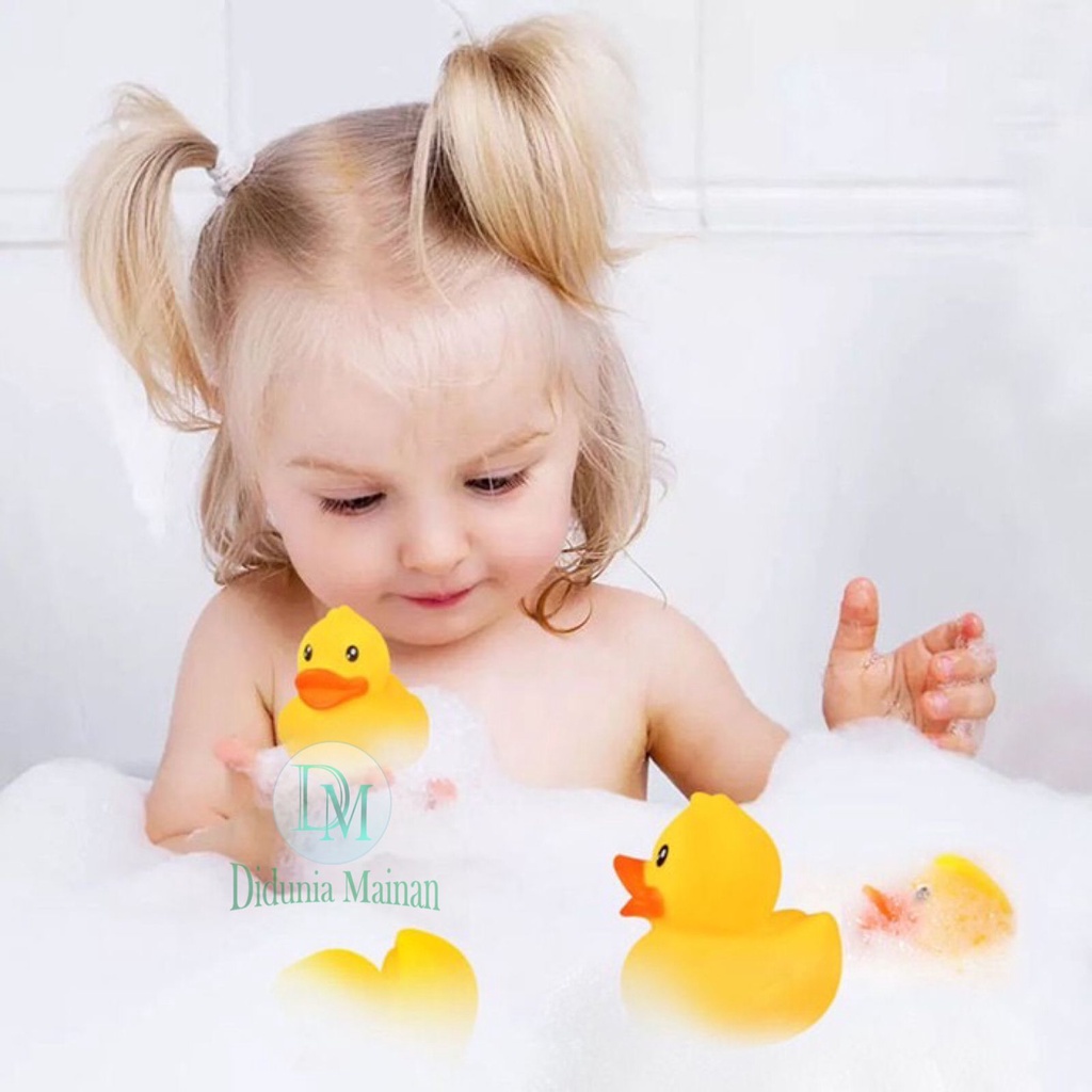 Mainan air anak bayi mandi bebek karet mini pencet bunyi 6 pcs happy duck