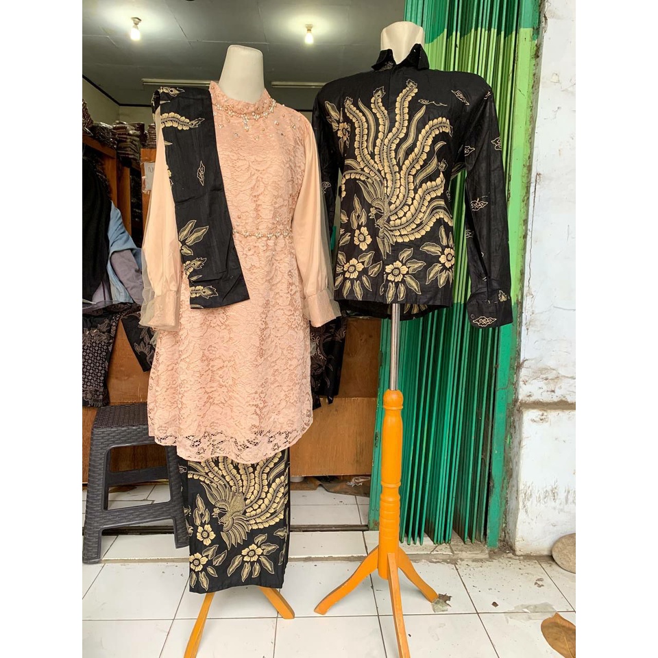 SHOPASHOP SOLO Batik Kebaya Brokat Couple Lavera Kebaya Brukat Corneli Payet Exclusive - Kebaya wisuda - Baju lamaran - Baju tunangan