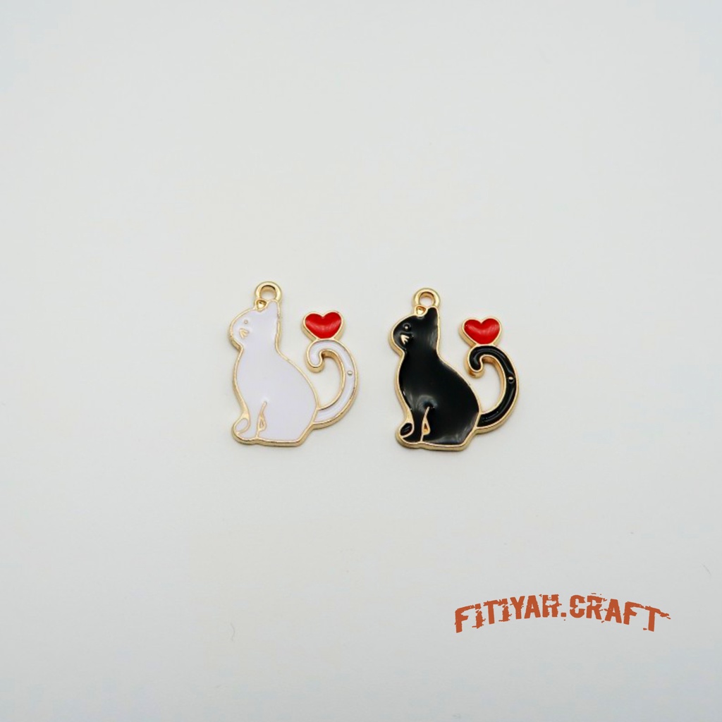 Charm Model Kucing Dengan ekor bentuk Hati charm Aksesoris Tambahan