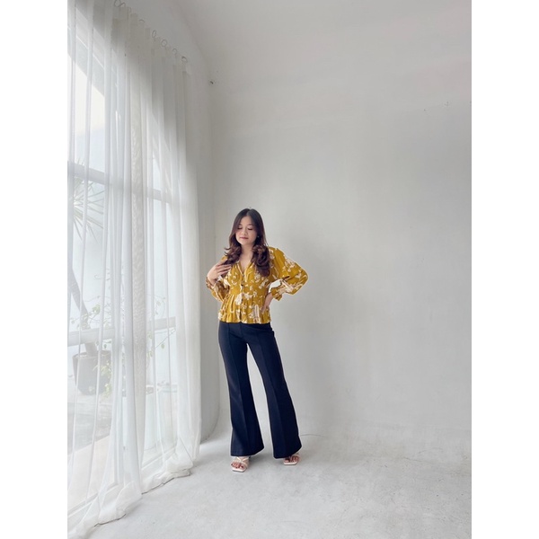 TOP LUNA BLOUSE LENGAN PANJANG