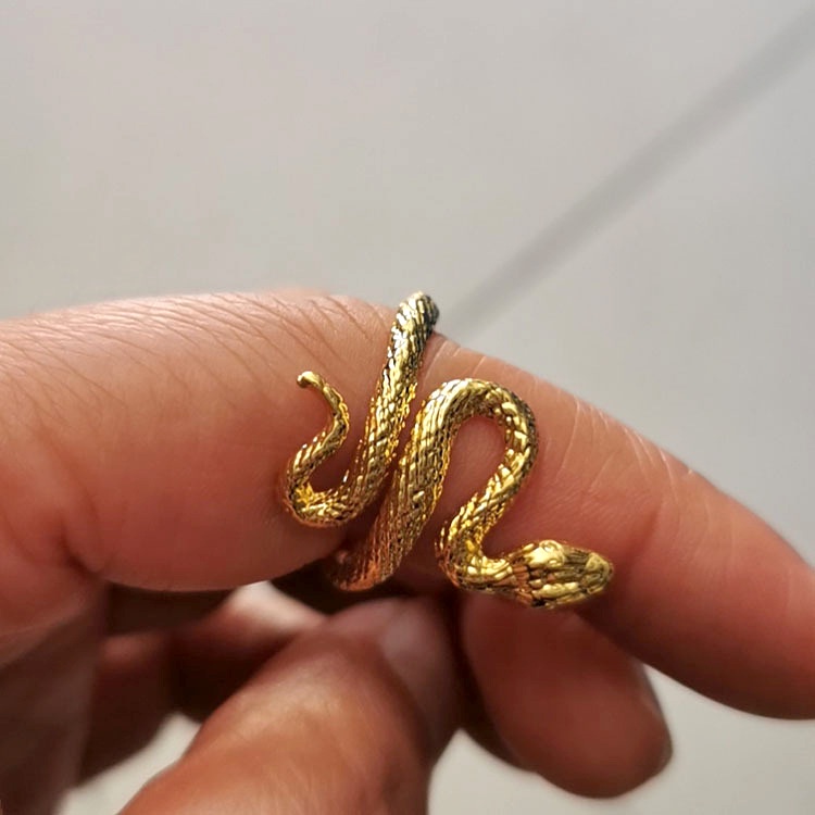 Cincin Desain Zodiak Ular Warna Merah Gaya Vintage Untuk Fashion