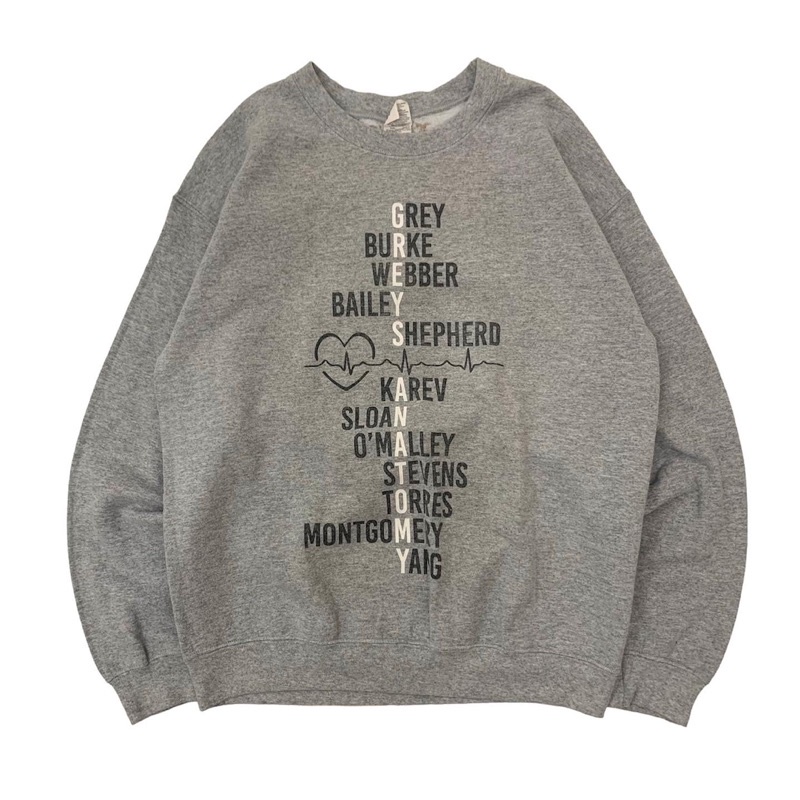 CREWNECK GRAPHIC GILDAN TAG
