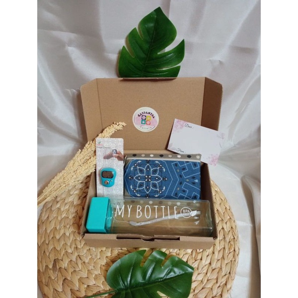 

hampers box gift box paket F kado ultah wisuda wedding