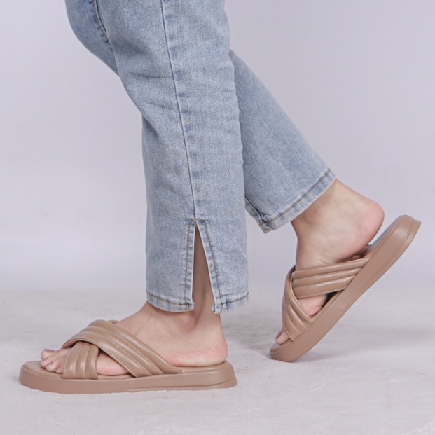 SARASARA YUK - Sandal Wanita Alas Sol Tebal Tinggi SARA SARA DORA Sendal Cewek Platform Wedges Kondangan Hak 2cm Model Silang 2 Size 36 37 38 39 40 Jalan Casual Santai Rumah Slop Warna Lilac Ungu Selop Original Kekinian Terbaru Shoes Mall Official Store