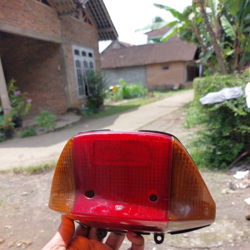 lampu belakang astrea prima original kgd