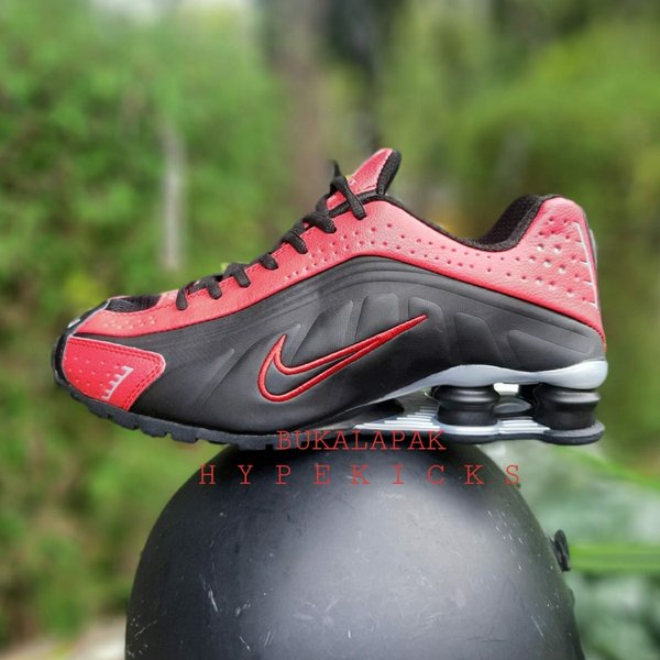 Sepatu Nike Shox R4 Bred Premium Original - Sneakers Shox R 4 Black Red Model Masa Kini #Original