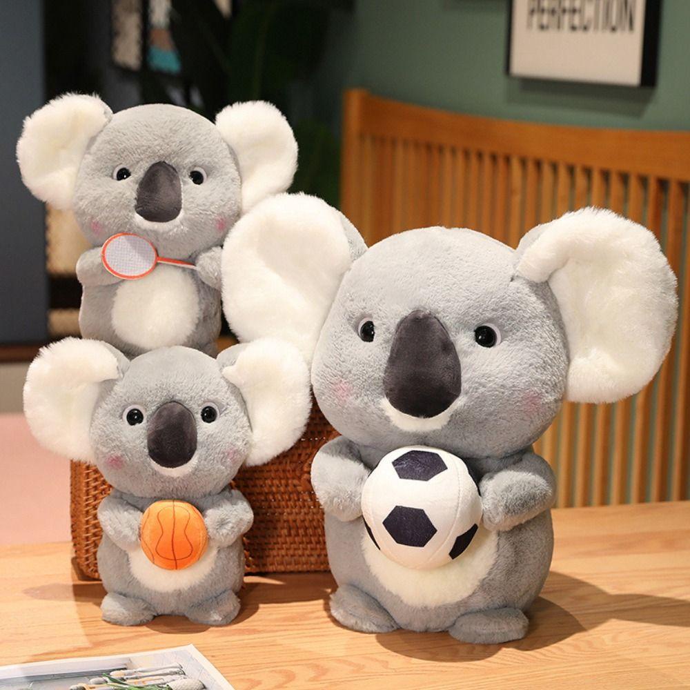 Quinton Sport Koala Boneka Berbulu Lembut Kualitas Tinggi Simulasi Koala Beruang Dekorasi Rumah Boneka Mainan Memegang Bola Menghibur Plushie Boneka Boneka Boneka Binatang Boneka