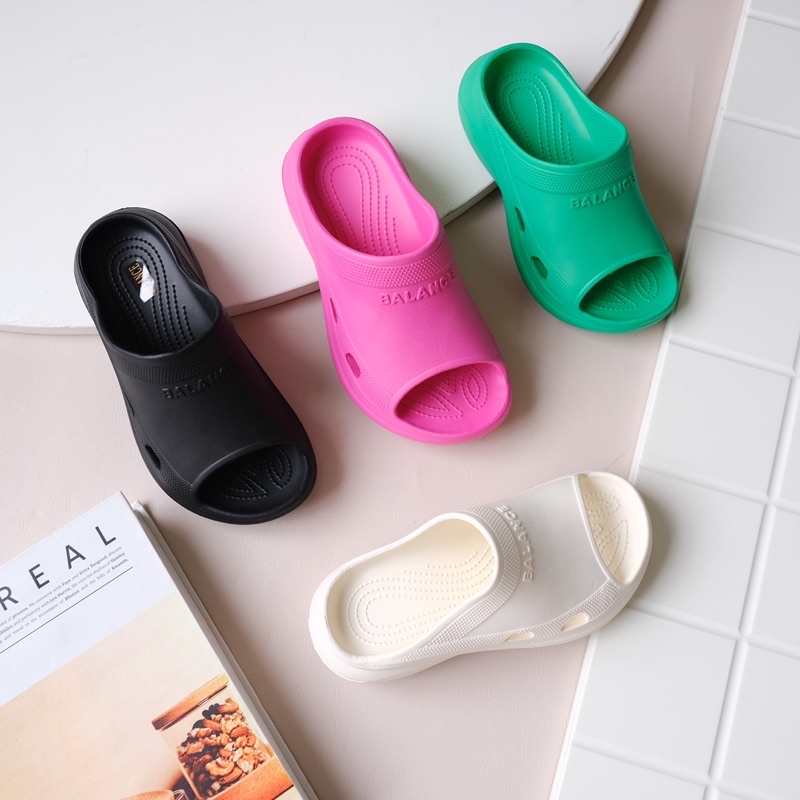 Plain Slip Jibbitz Sandal - Sandal Wanita Terbaru