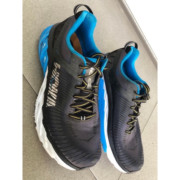Sepatu lari Hoka One One Arahi 2 Original kondisi 2nd bekas pakai.  Size 12 (46 2/3)