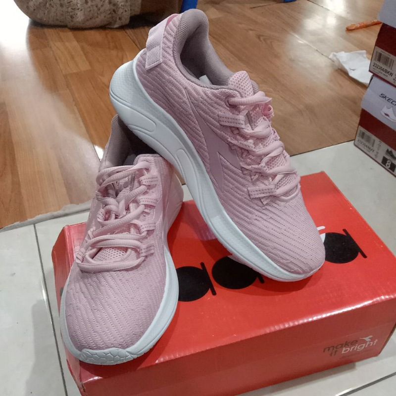 sepatu Diadora EVO (F)