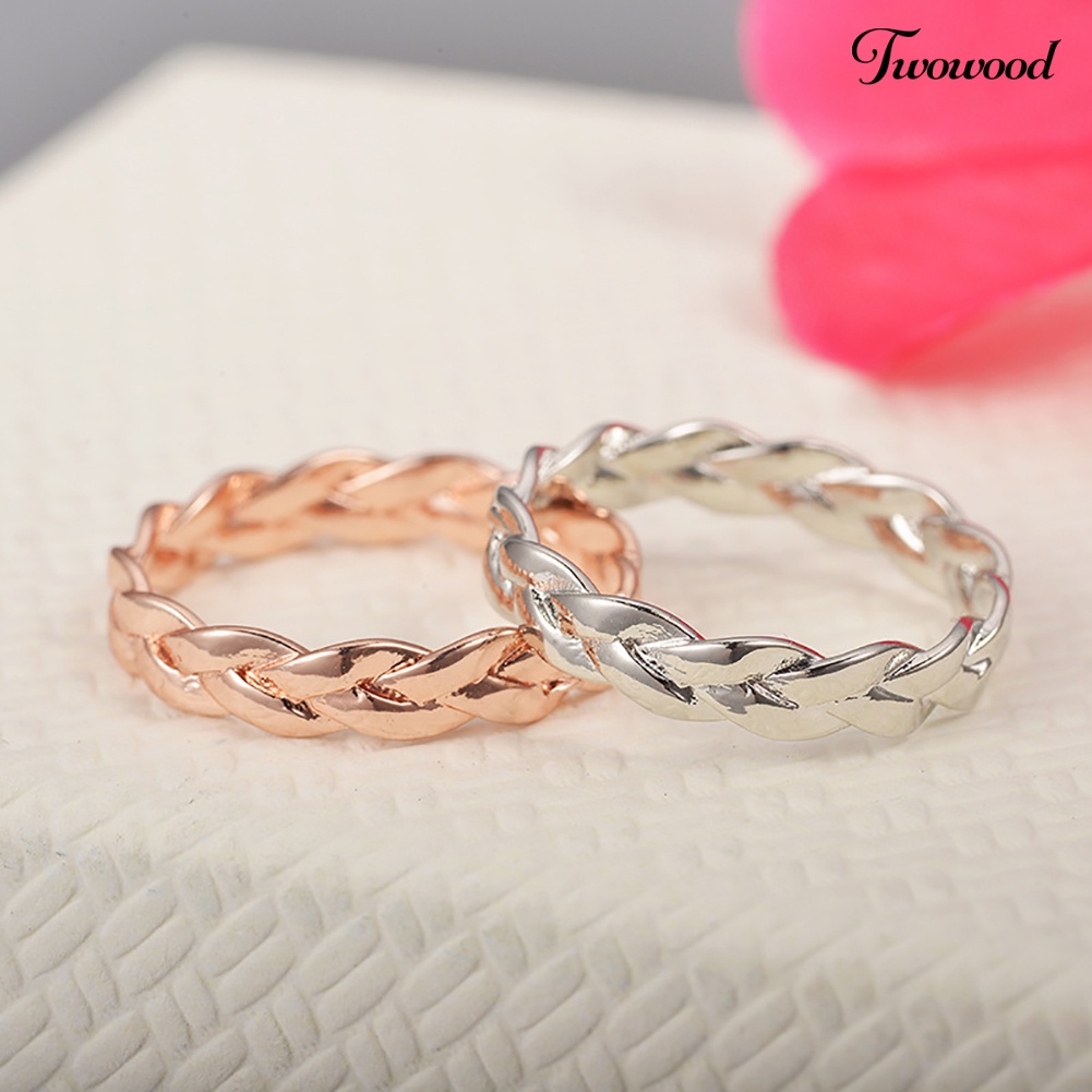 Cincin Model Twist Gaya Vintage Untuk Wanita