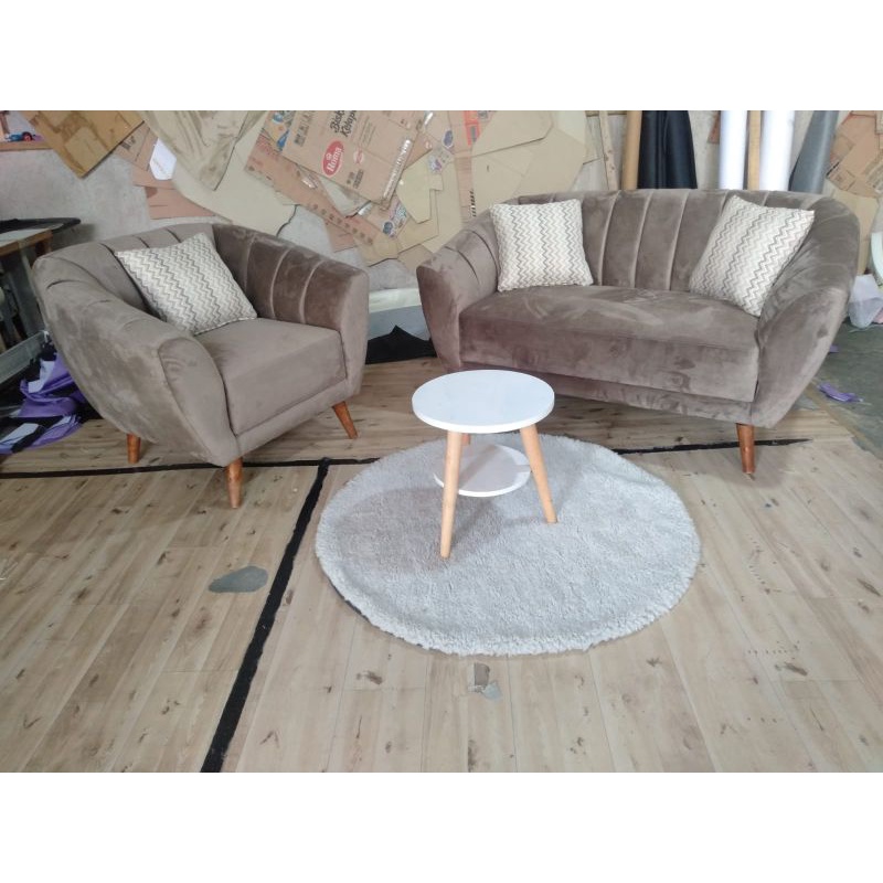Meja bulat sofa ruang tamu kecil