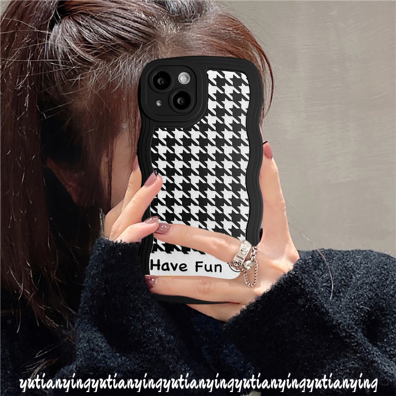 Case OPPO A17 A17 A15 A57 A95 A55 A12 A76 A16 A74 A5 A9 A16s A96 A5s A1k A35 A7 A16K A77s A54 A53 A3s A17K A72 A12E A52 Reno 87 6 Wavy Edge Houndstooth Pattern Smiley Lucu Soft Cover