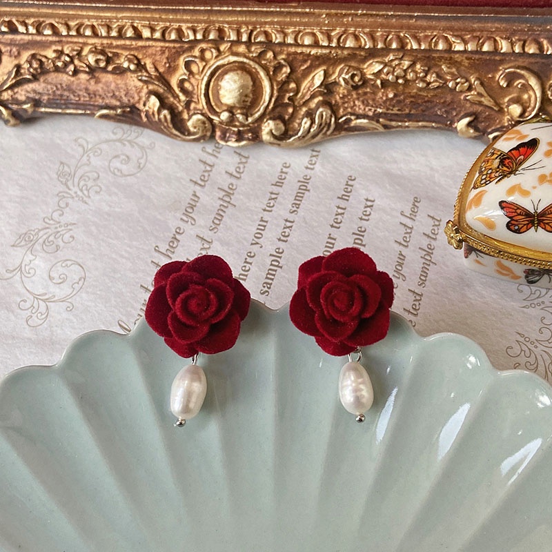 Anting Bentuk Bunga Mawar Bahan Velvet Warna Merah Wine Gaya Retro