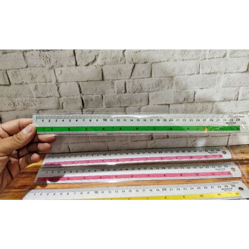 

Penggaris 30cm Aluminum (1pcs)