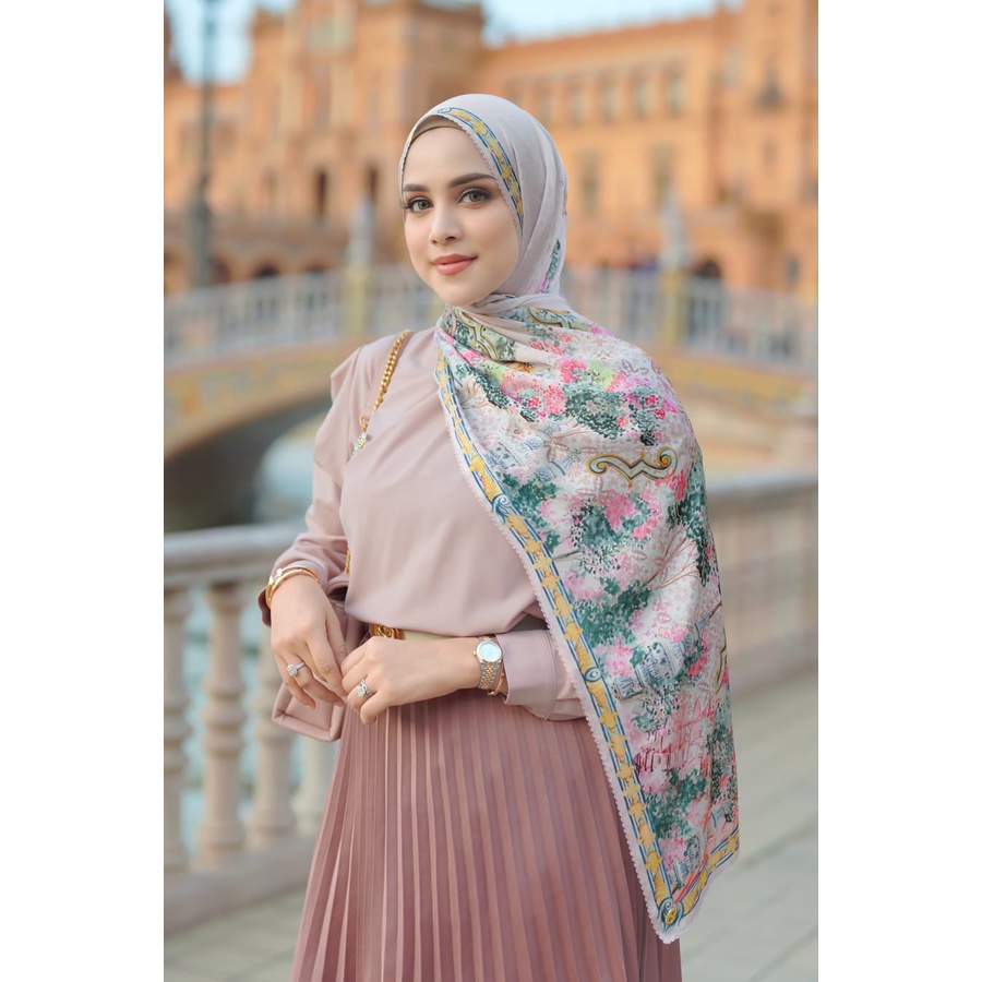 THE SEVILLA SATIN SHAWL - BUTTONSCARVES