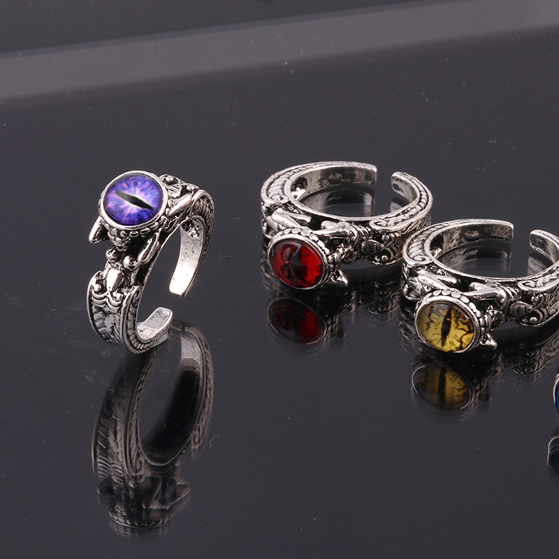 Cincin Desain evil spirit skull eye Bahan titanium steel Gaya Eropa Amerika Untuk Pria